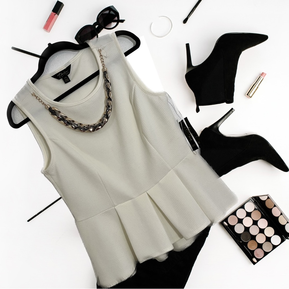 NWT White Peplum women’s top Thalia Sodi Large cute Trendy. Sleeveless white top